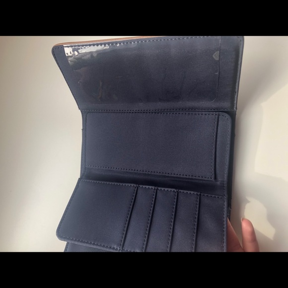 Tommy Hilfiger Beige Wallet - Picture 6 of 8
